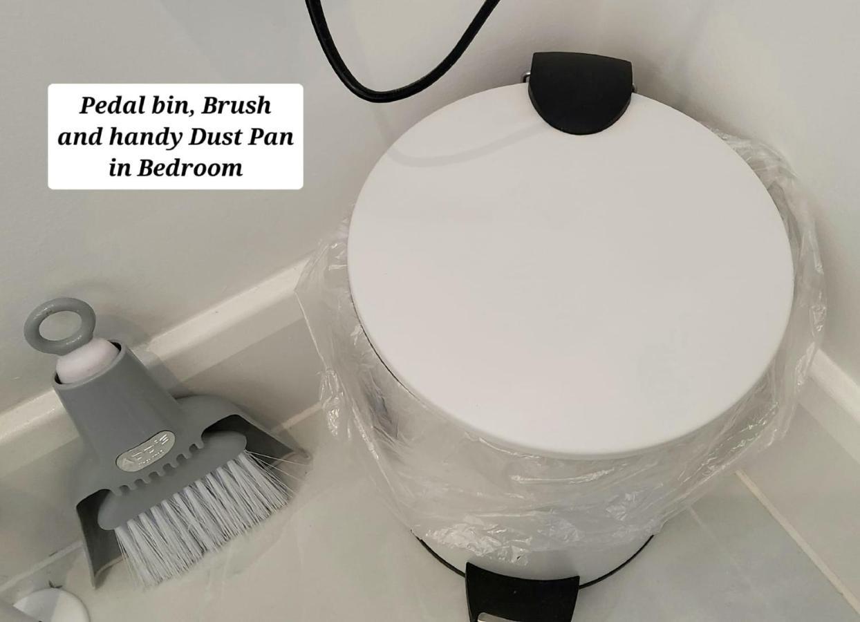 Air Conditioned Modern Double Bed Room With Private Attached Bathroom - Free Parking - Near London Heathrow Airport & Southall Broadway 외부 사진